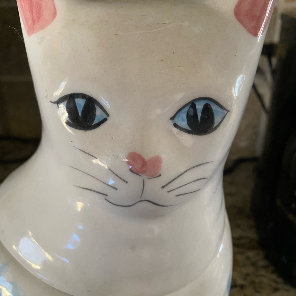 Rare Vintage Los Angeles Pottery Made in USA Cat Cookie Jar Hand
Painted - Picture 2 of 3